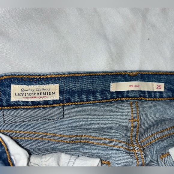 LEVI’S Wedgie  Women's Straight Leg Jeans Size 25 - Picture 5 of 9